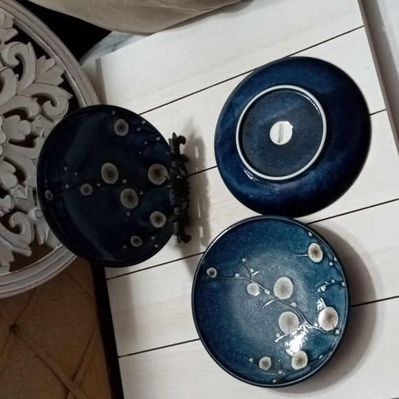 WORLD MARKET Set of Three (3) Ceramic PussyWillow Navy/Brown/Cream Decor Plates - Picture 13 of 15